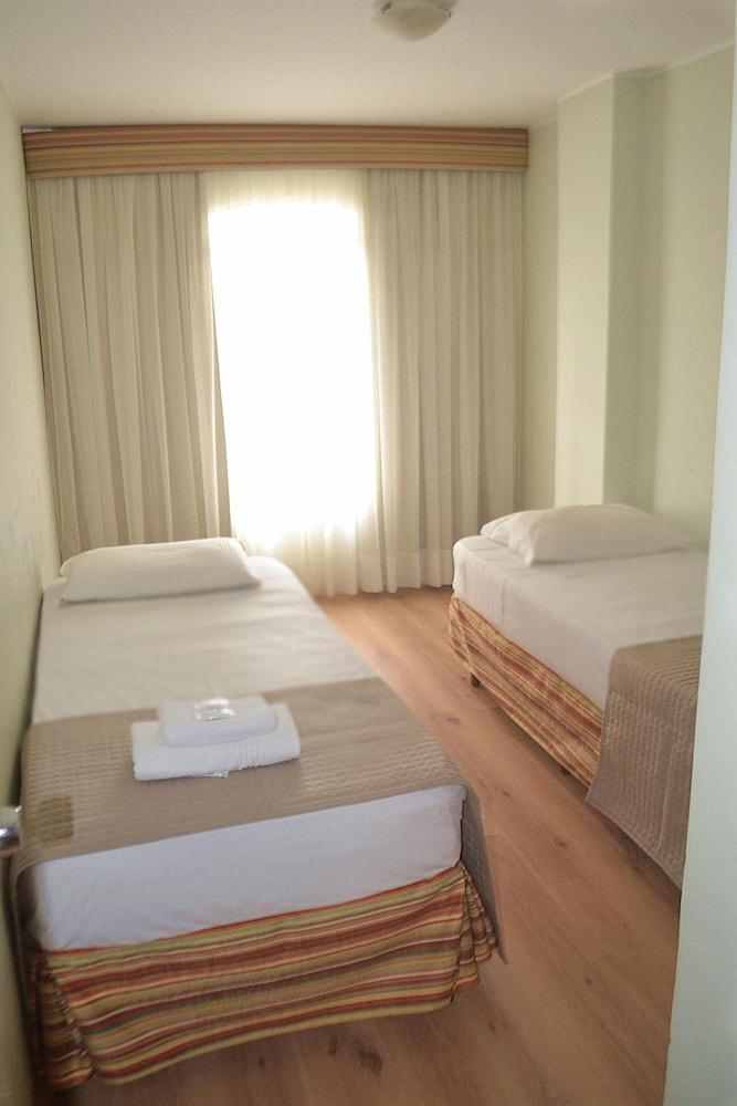 Hotel Ampiezza กูรีตีบา ภายนอก รูปภาพ